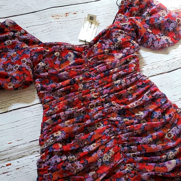 Zara Dresses & Skirts - 🆕️ CUTE ZARA FLORAL RUCHED DRESS 😍